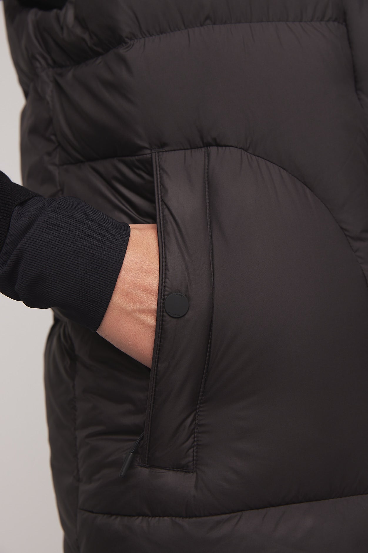 Trail Down Vest - Image 14