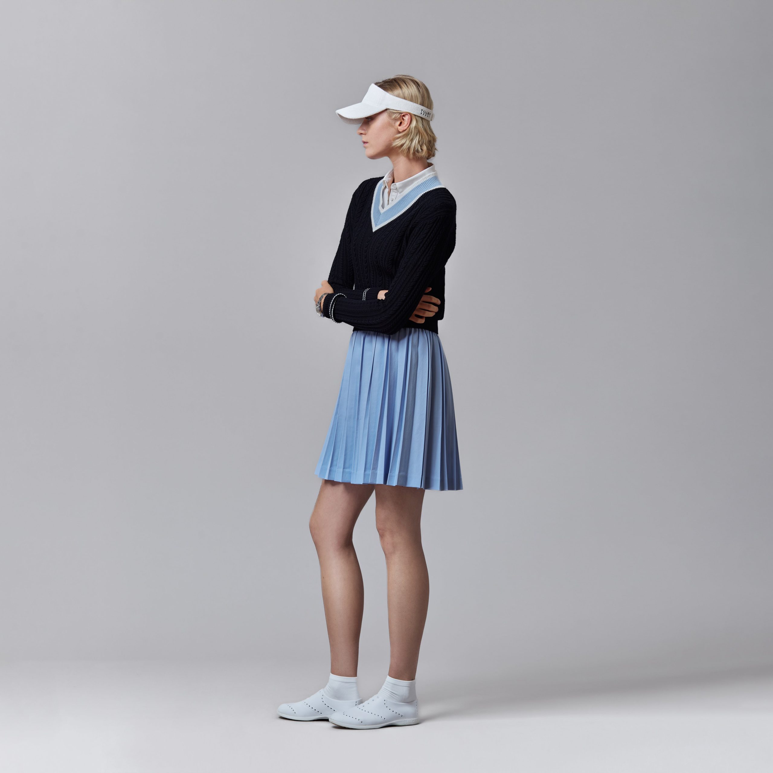 V Neck Cable Sweater - Image 6