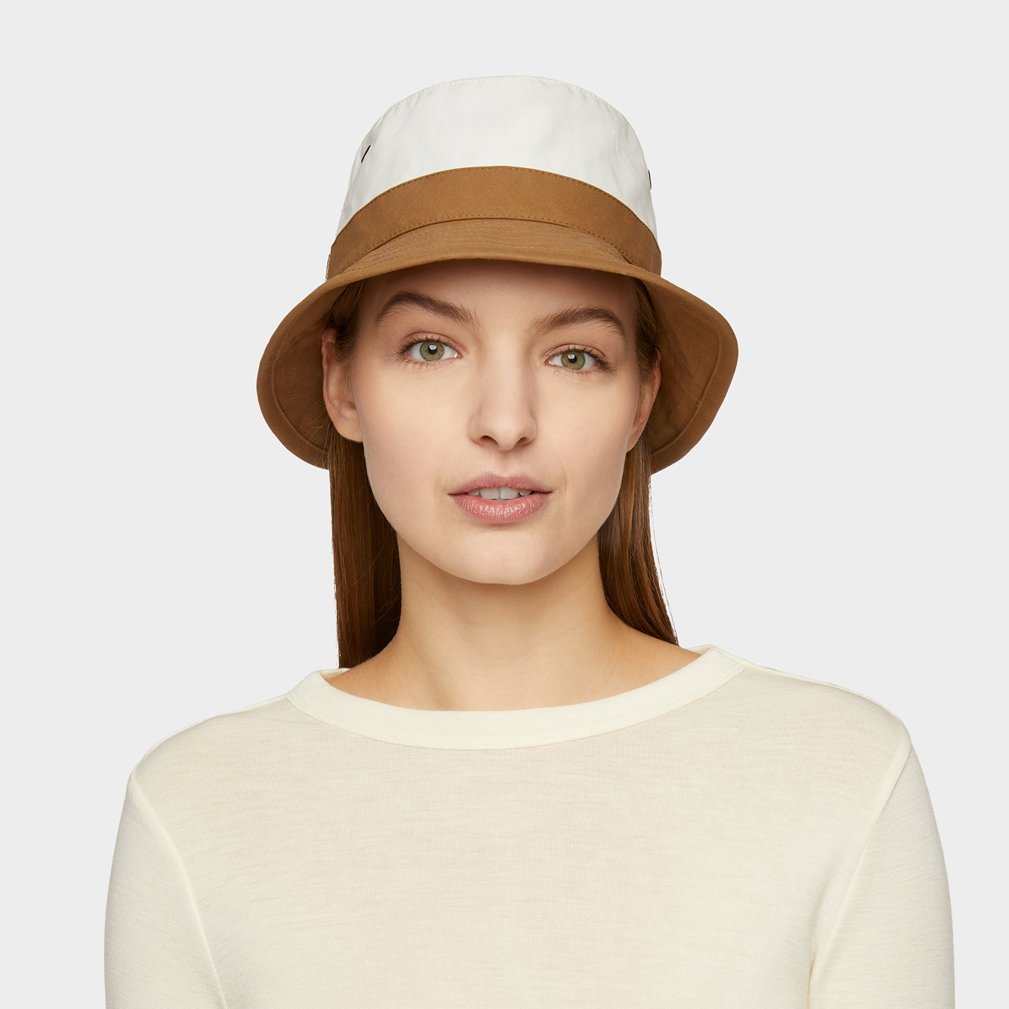 T1 Colour Blocked Bucket Hat - Image 2