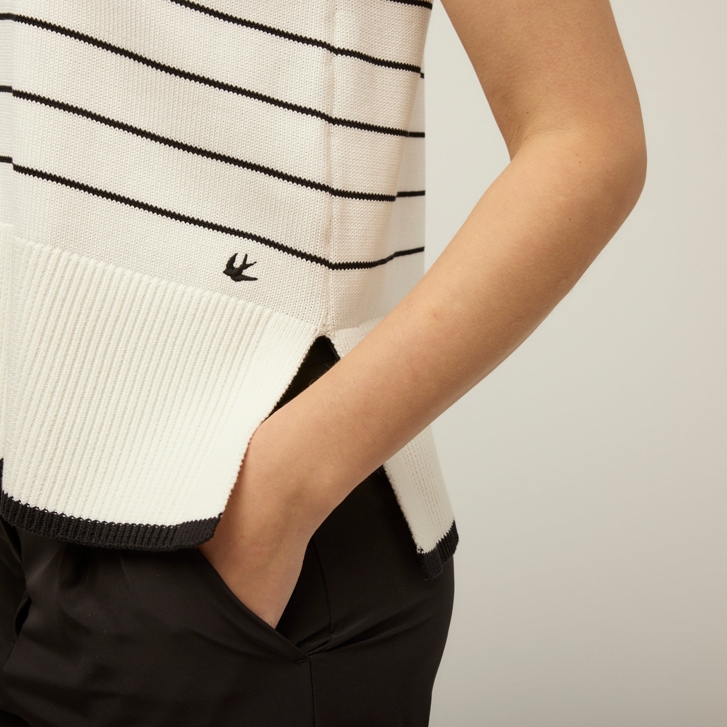 Sleeveless Sweater - Image 4