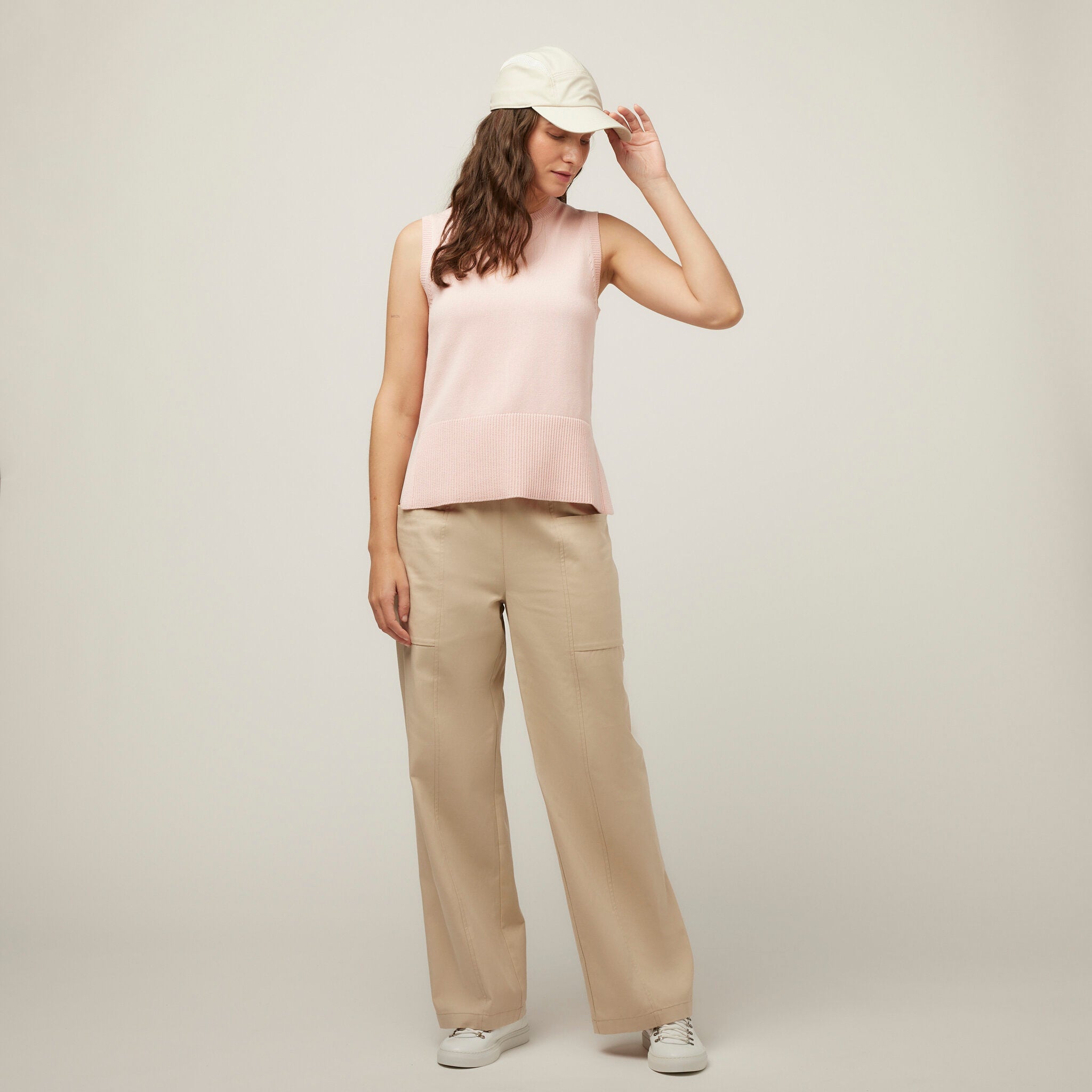 Sleeveless Sweater - Image 13