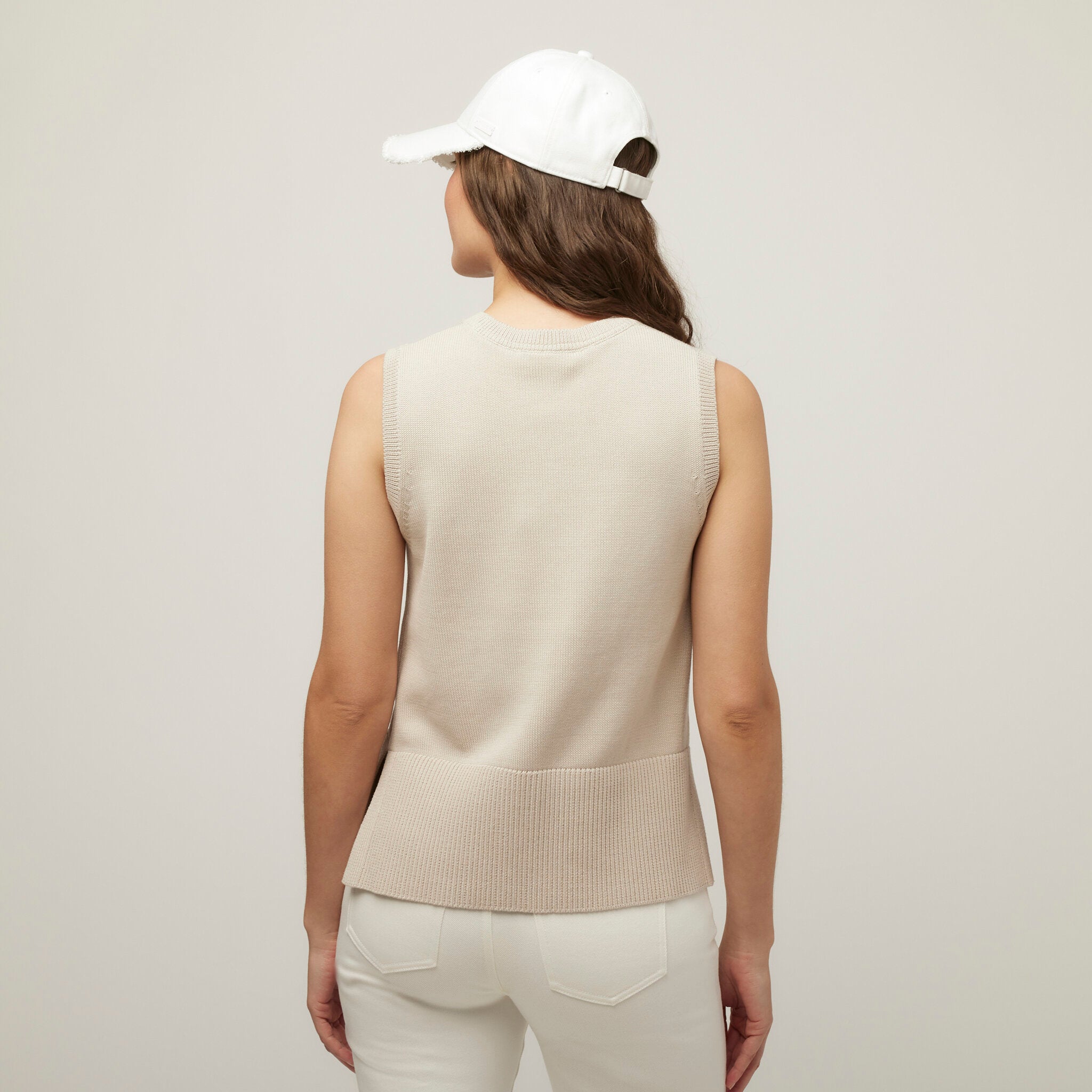 Sleeveless Sweater - Image 21